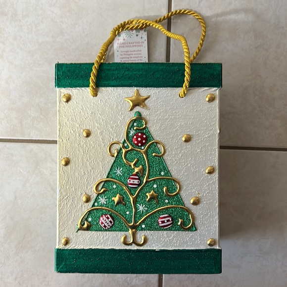 Decorative Christmas Basket Hand Crafted in Philippines with Gold Rope Handles - Picture 2 of 7